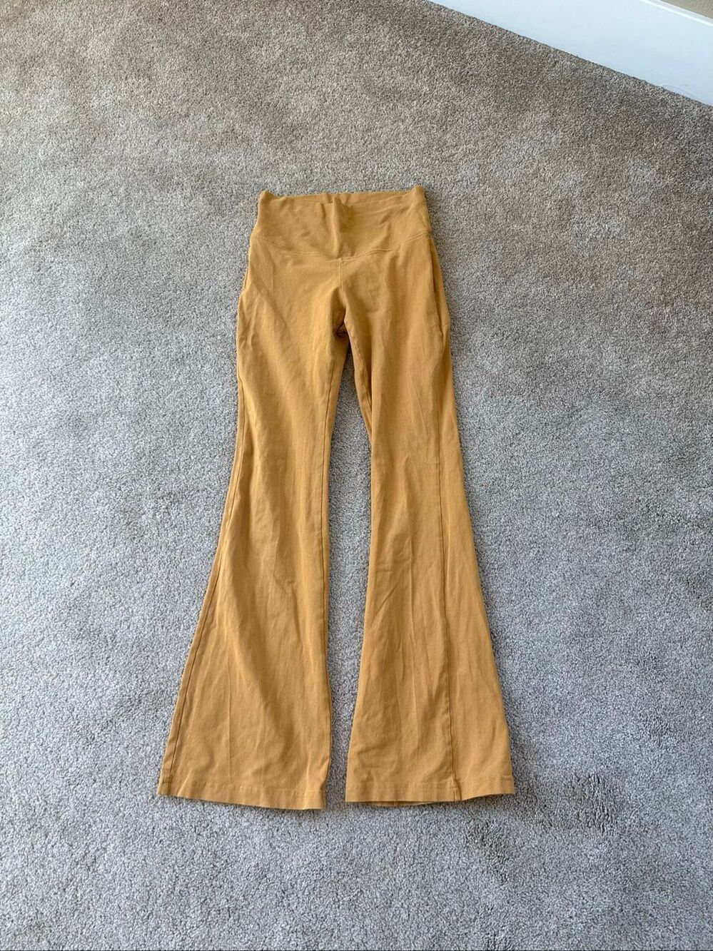 Aritzia TNA Yoga Pants